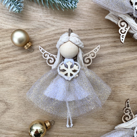 Ange de Noël en macramé doré