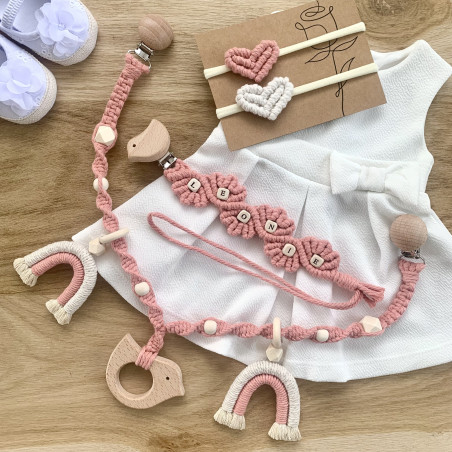 Coffret de naissance personnalisé avec un oiseau (fille)