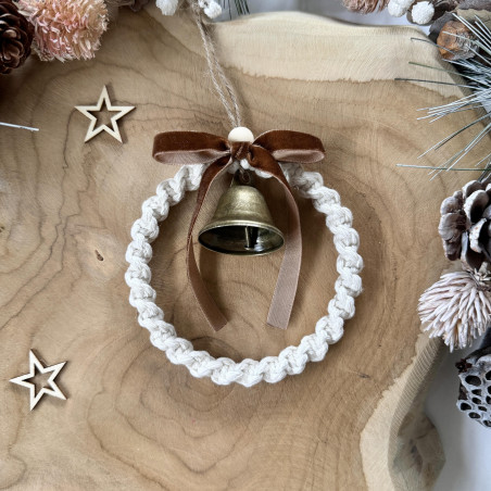 Couronne en macramé avec clochette