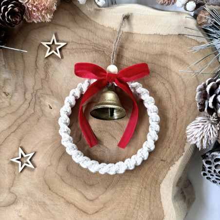 Couronne en macramé avec clochette